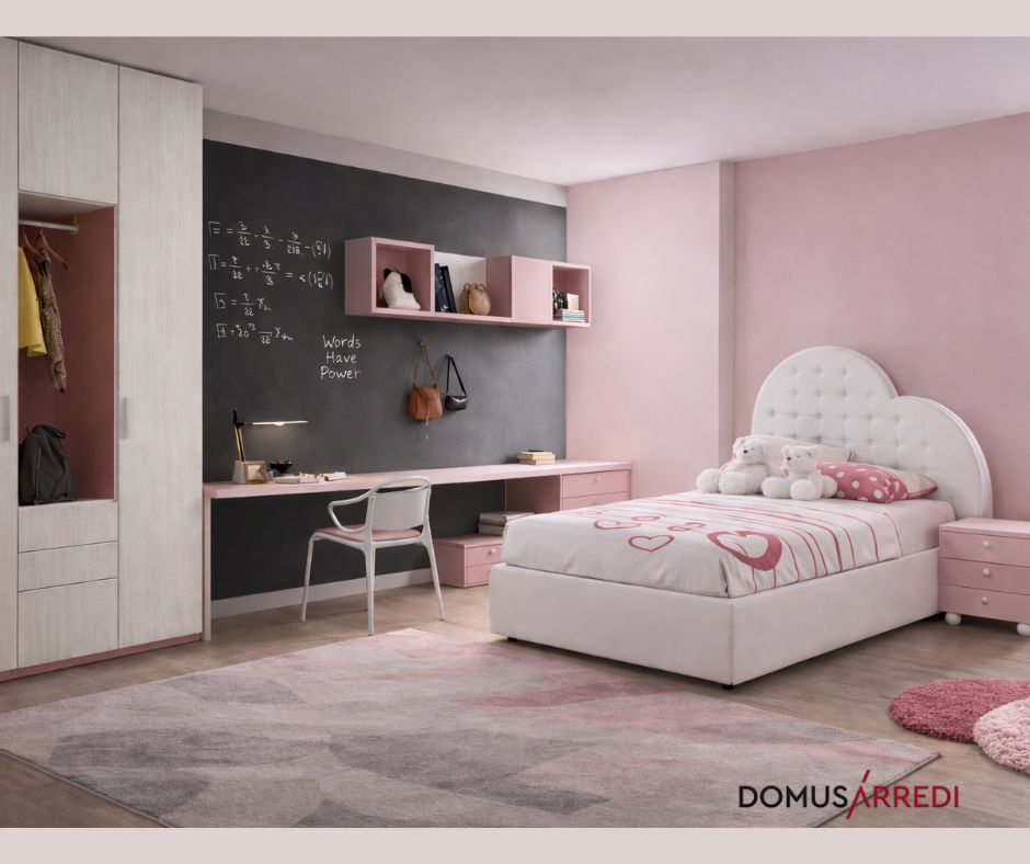 armadio con vano a giorno e a letto a cuore